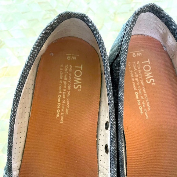 Toms Heathered Blue Slip Ons - Picture 5 of 8